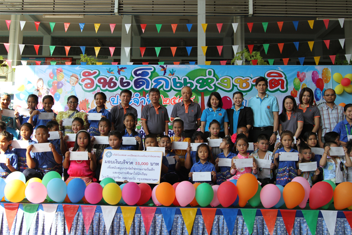 Scholarships given to 40 students and donation in cash to support the activities on the National Children's day at Plookchit School, Pathumwan, on January 9th 2015